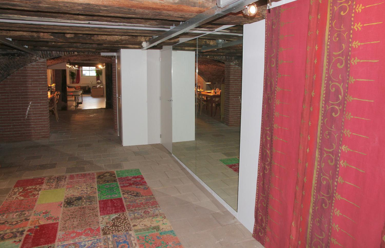 Others 4, Top-notch space along canal in historic centre, Amsterdam
