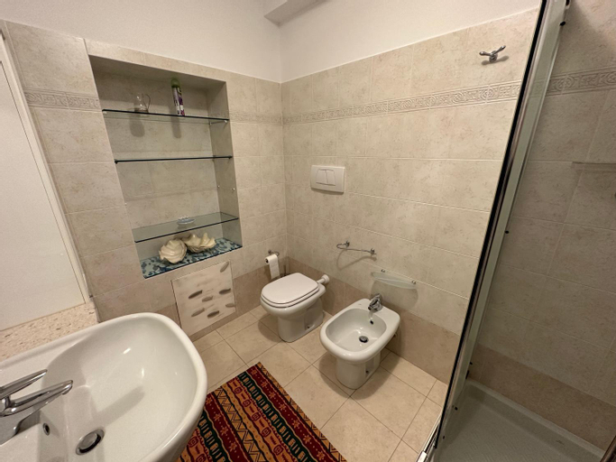 Bathroom 9