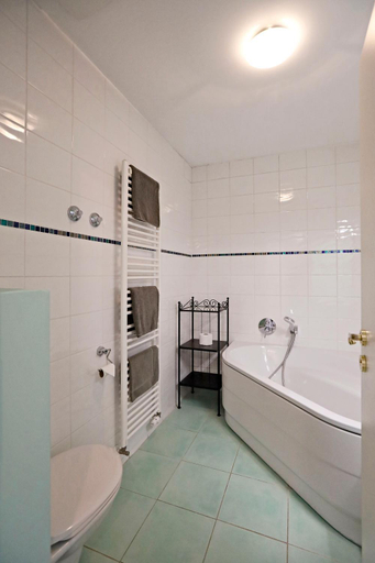 Bathroom 5, WEINreich, Gastezimmer & Weinstube, Bad Dürkheim