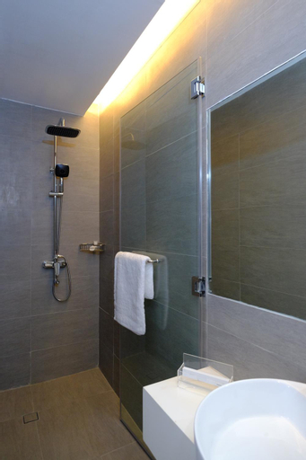 Bathroom 8