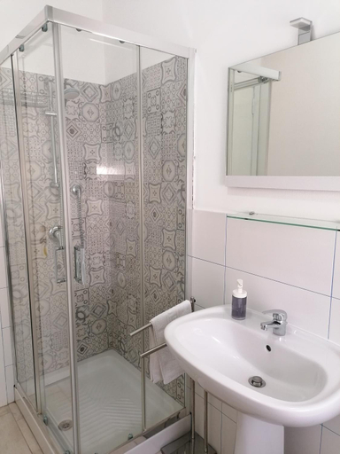 Bathroom 3, B&B AL PASSIO, Palermo
