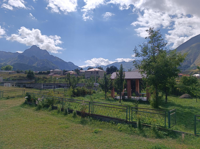 Others 2, Kamara Guest House, Kazbegi