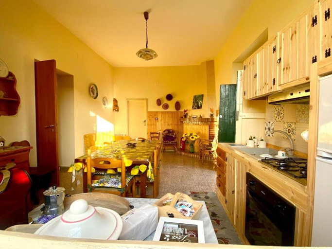Dining Room 9