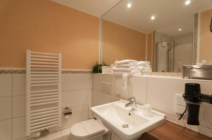 Bathroom 3, GuestHouse Heidelberg, Heidelberg
