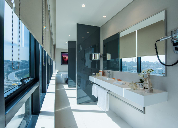 Bathroom 9