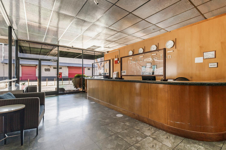 Public Area 4, Jack London Inn, Alameda
