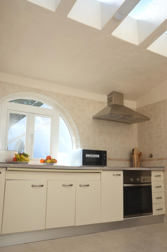 Facilities 4, Villa on the Beach by GalanteVasques, Lagoa