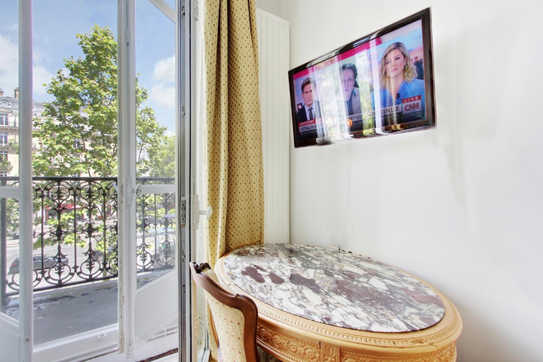 Others 5, Suite junior avec balcon et vue sur Arc de Triomphe, Paris