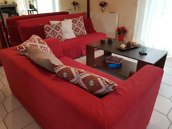 5, ANNA'S SWEET HOME, Attica