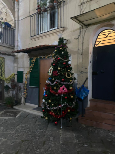 Others 2, The paradise house, Napoli
