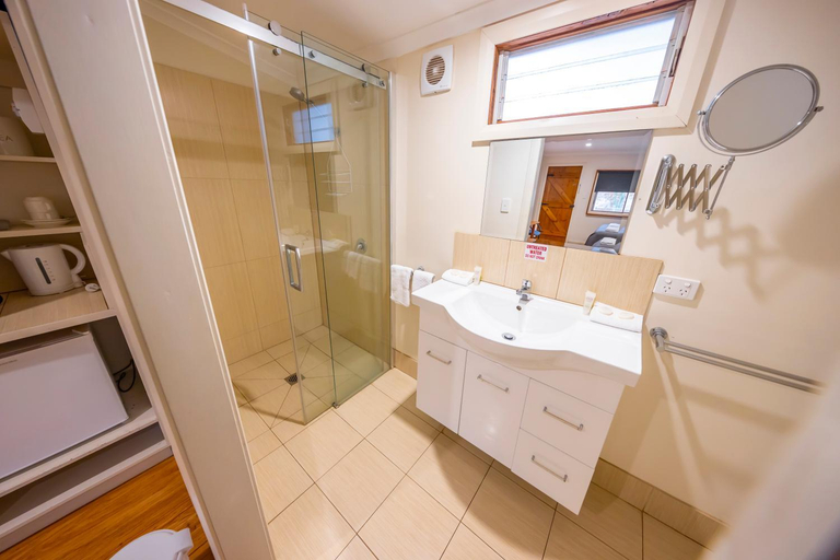 Bathroom, The Silverton Hotel, Unincorp. Far West