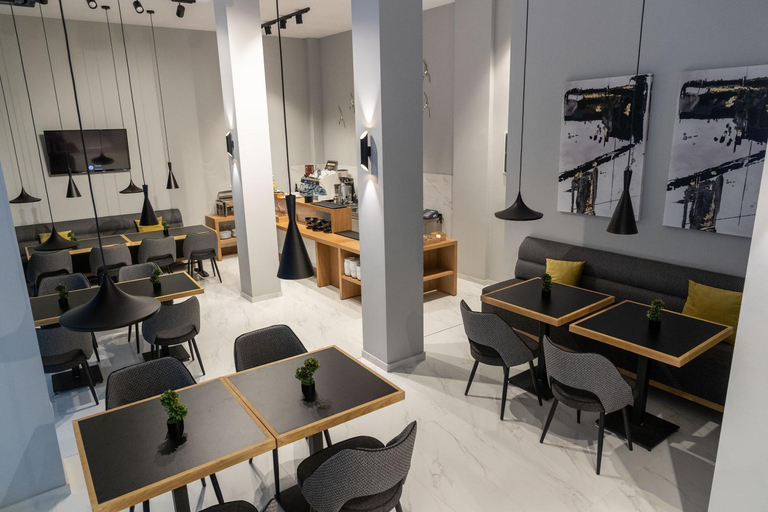 Food & Drinks 5, Grand Port Suites, Central Macedonia