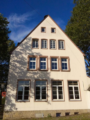 Exterior & Views 1, Alte Schule Gastehaus - Fraulein Apartment, Eifelkreis Bitburg-Prüm