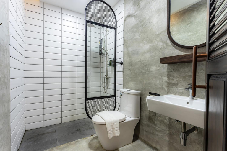 Bathroom 5