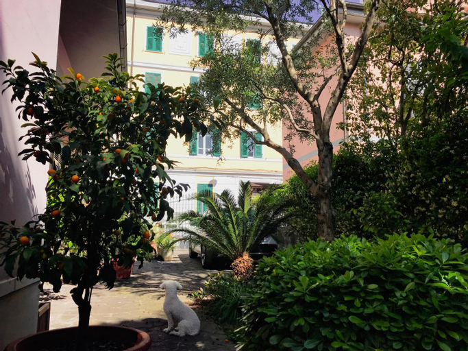 Others 2, La Casa dei Fiori, La Spezia
