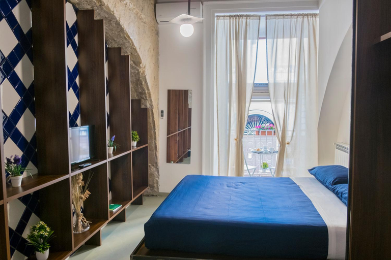 Bedroom 3, Per Amor Duomo, Napoli