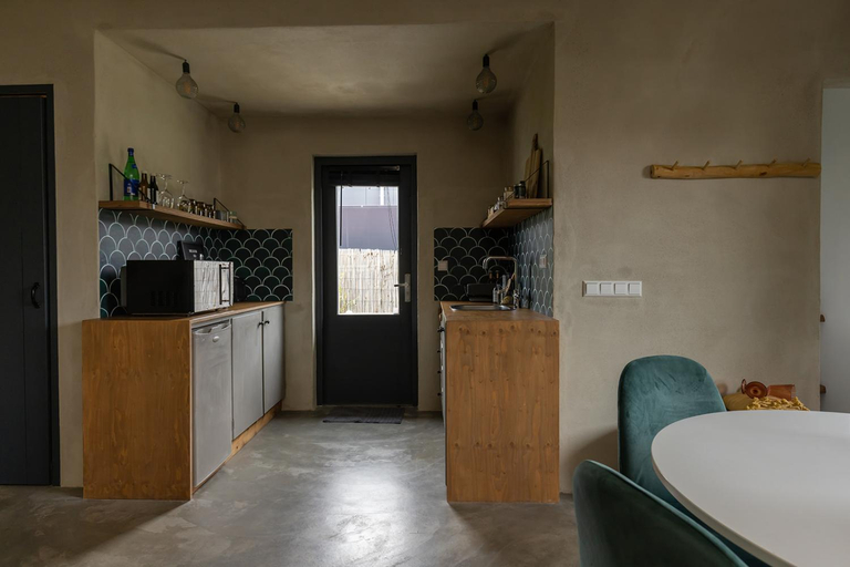 Others 4, De oude slaght- luxe suite met buitensauna, Zaanstad