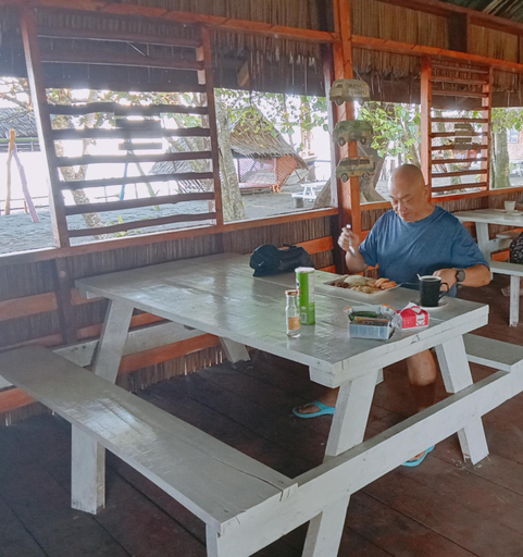 Food & Drinks 4, Tammoyo Place, Kudat