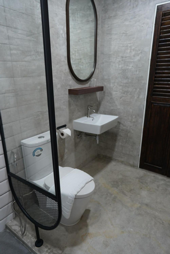 Bathroom 5