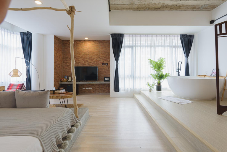 Bedroom 14
