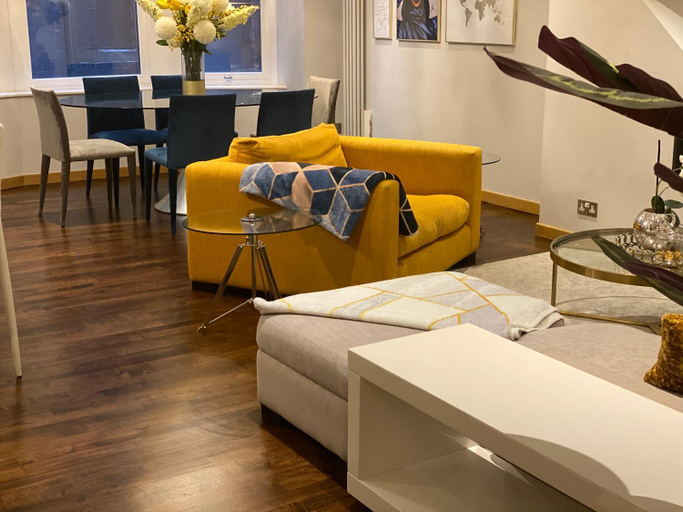 Others 4, 2 bed Chic Apartment in Glasgow City Centre, Glasgow