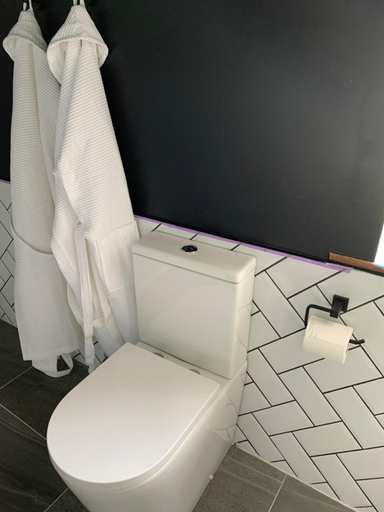 Bathroom 3, Heir Island Cottages