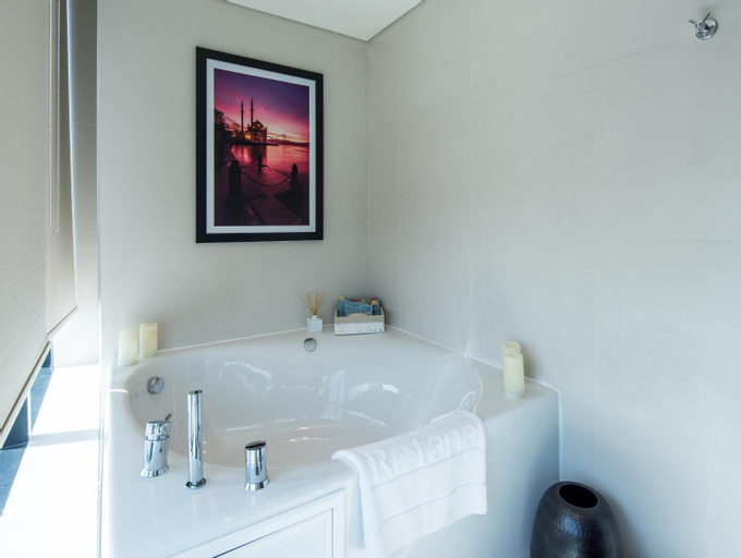 Bathroom 7