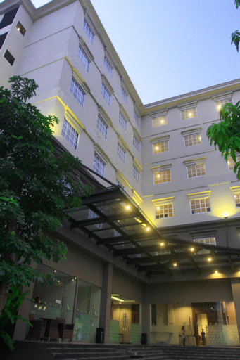 Exterior 18