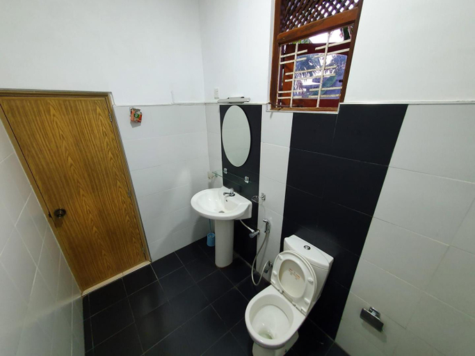 Others 4, A and D Holiday Inn, N. Palatha East