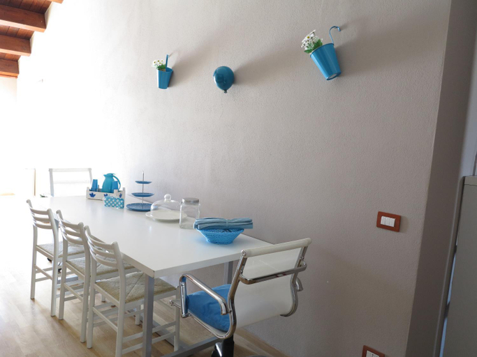 Others 5, Original b&b, Sassari