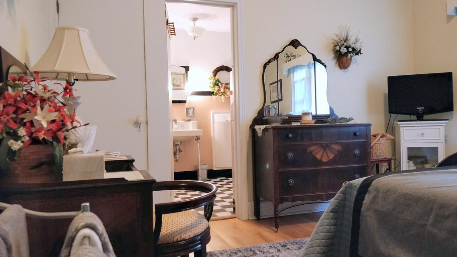 Others 3, Maurrocks - A Pocono Mountains B&B, Monroe