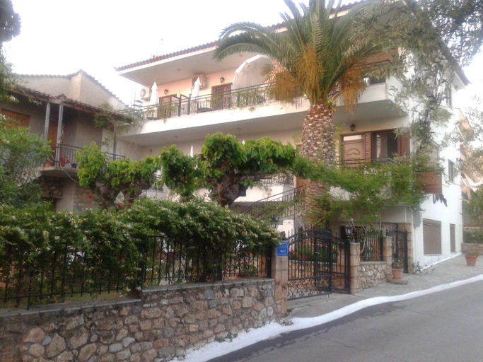 Others 4, Ostria Maisonettes and Studios, Peloponnese
