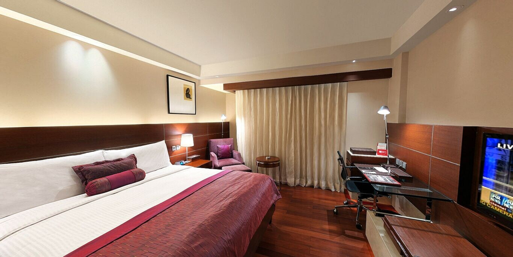 Bedroom 4, The LaLiT New Delhi, West