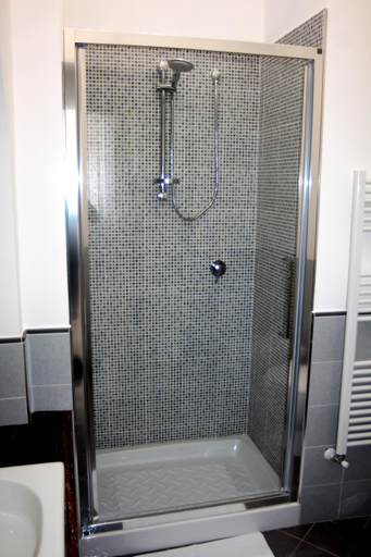 Bathroom 4, Giardino Del Vesuvio/Pompei, Napoli