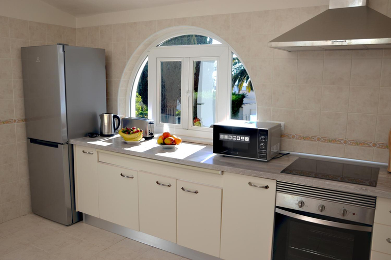 Facilities 2, Villa on the Beach by GalanteVasques, Lagoa