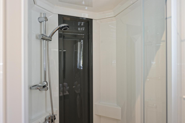 Bathroom 4, Ecolodge Residence Sophia, Corse-du-Sud