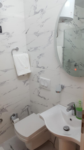 Bathroom 3, San Marino Hotel, Vlorës