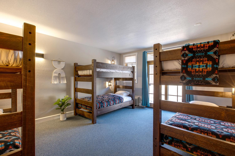 Others 5, The Bivvi Hostel Telluride, San Miguel
