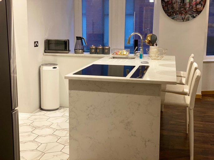 Others 3, 2 bed Chic Apartment in Glasgow City Centre, Glasgow
