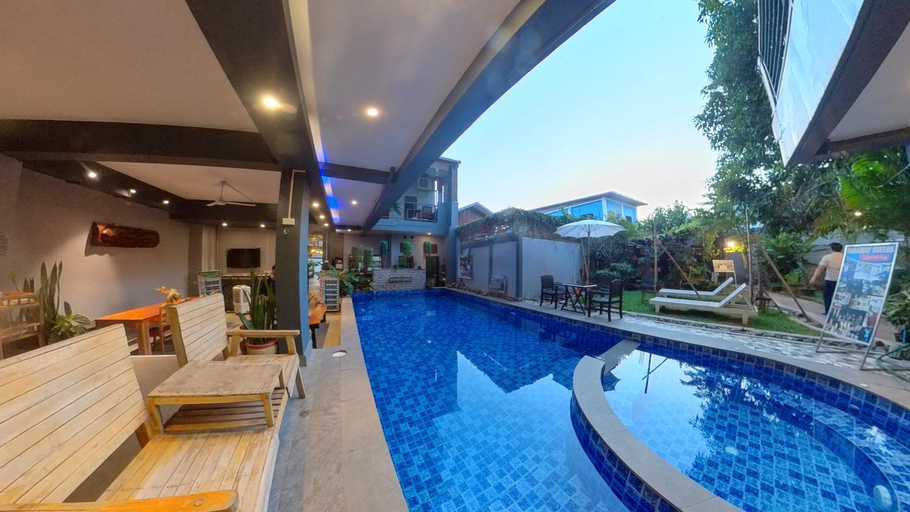 Food & Drinks 5, Faraway Suites, Vangvieng