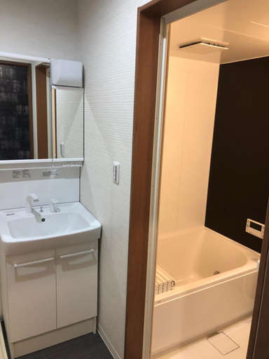 Bathroom 3, Kyogura Bettei Nijo, Kyoto