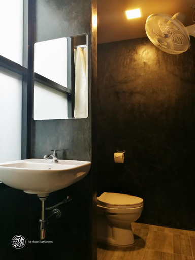 Bathroom 2, Hoh Guesthouse, Muang Chiang Mai