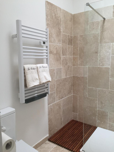 Bathroom 3, la cabanne, Gironde