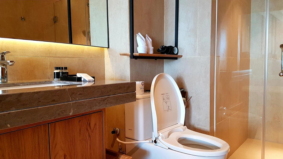 Bathroom 12