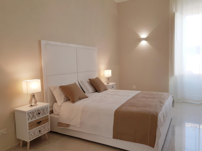 Others 5, B&B Via Cavour 32, Syracuse