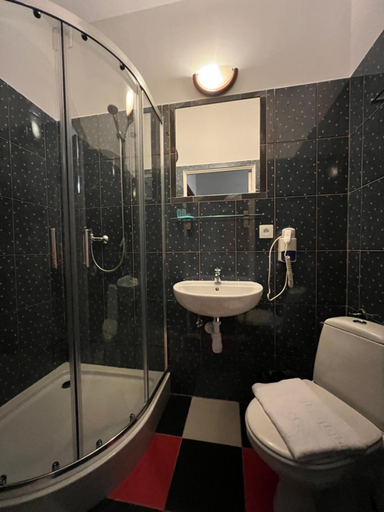 Bathroom 2, Lezzet B&B Pokoj Goscinny & TurkishRestaurant, Warsaw