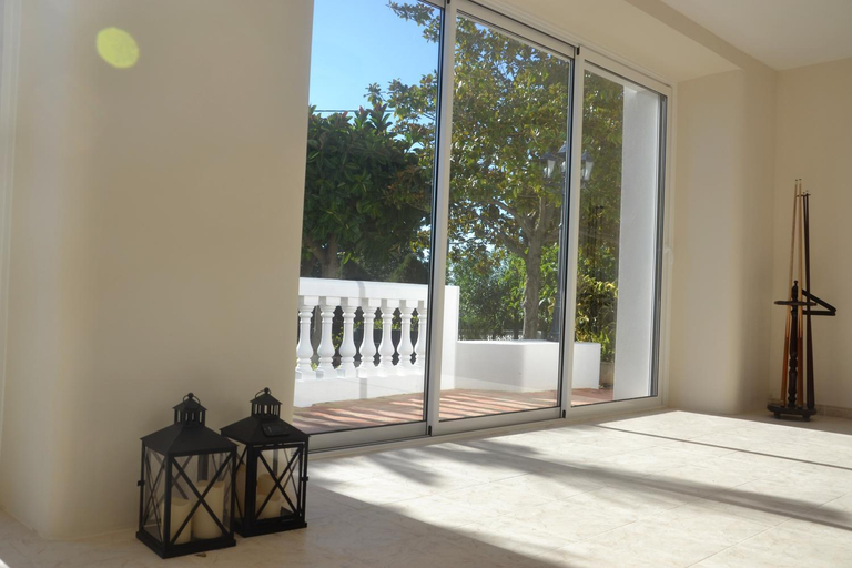 Facilities 5, Villa on the Beach by GalanteVasques, Lagoa