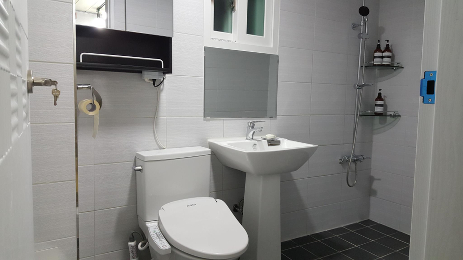 Bathroom, Olympia Gangneung, Gangneung