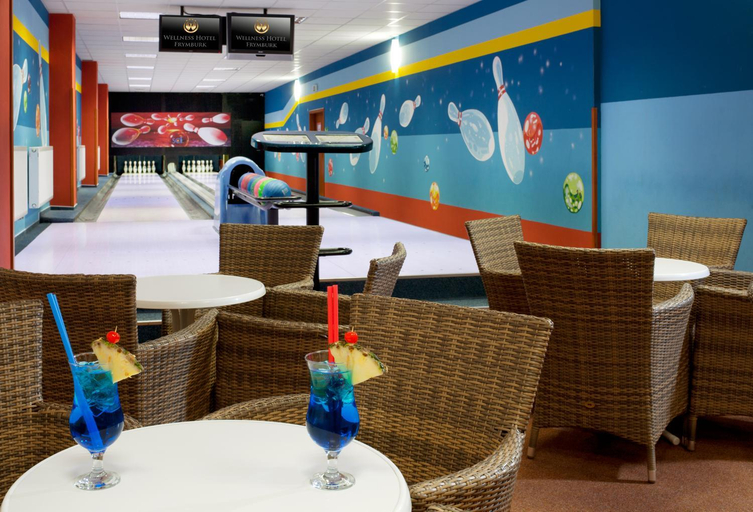 Bowling alley
