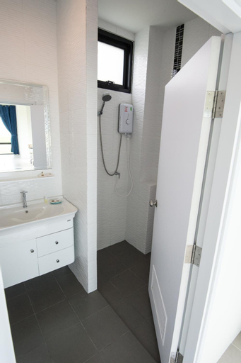 Bathroom 6